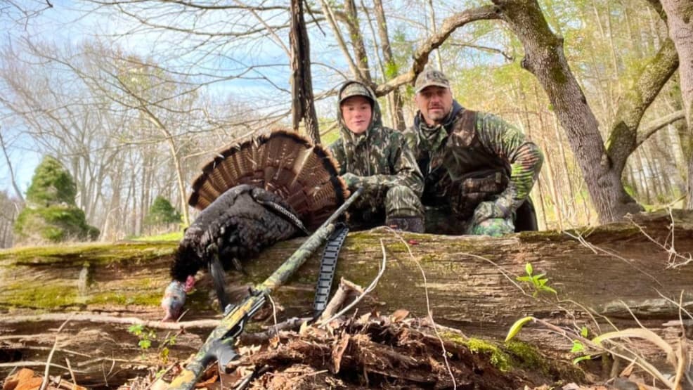 Photo 7 of guide Tad Ladd West Kentucky Whitetails , 10 - 20 years, uses Bow and Crossbow and Muzzleloader and Rifle and Shotgun, specializes in Deer and Turkey, skilled in Calling and Decoys and Ground Blind and Run and Gun and Stand Hunting