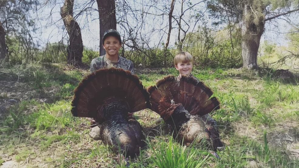 Photo 8 of guide West Kentucky Buck Company, 10 - 20 years, uses Bow and Crossbow and Muzzleloader and Rifle and Shotgun, specializes in Deer and Turkey, skilled in Decoys and Ground Blind and Run and Gun and Stand Hunting