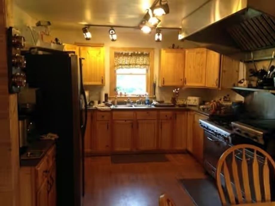 Gallery image 4 of 11
